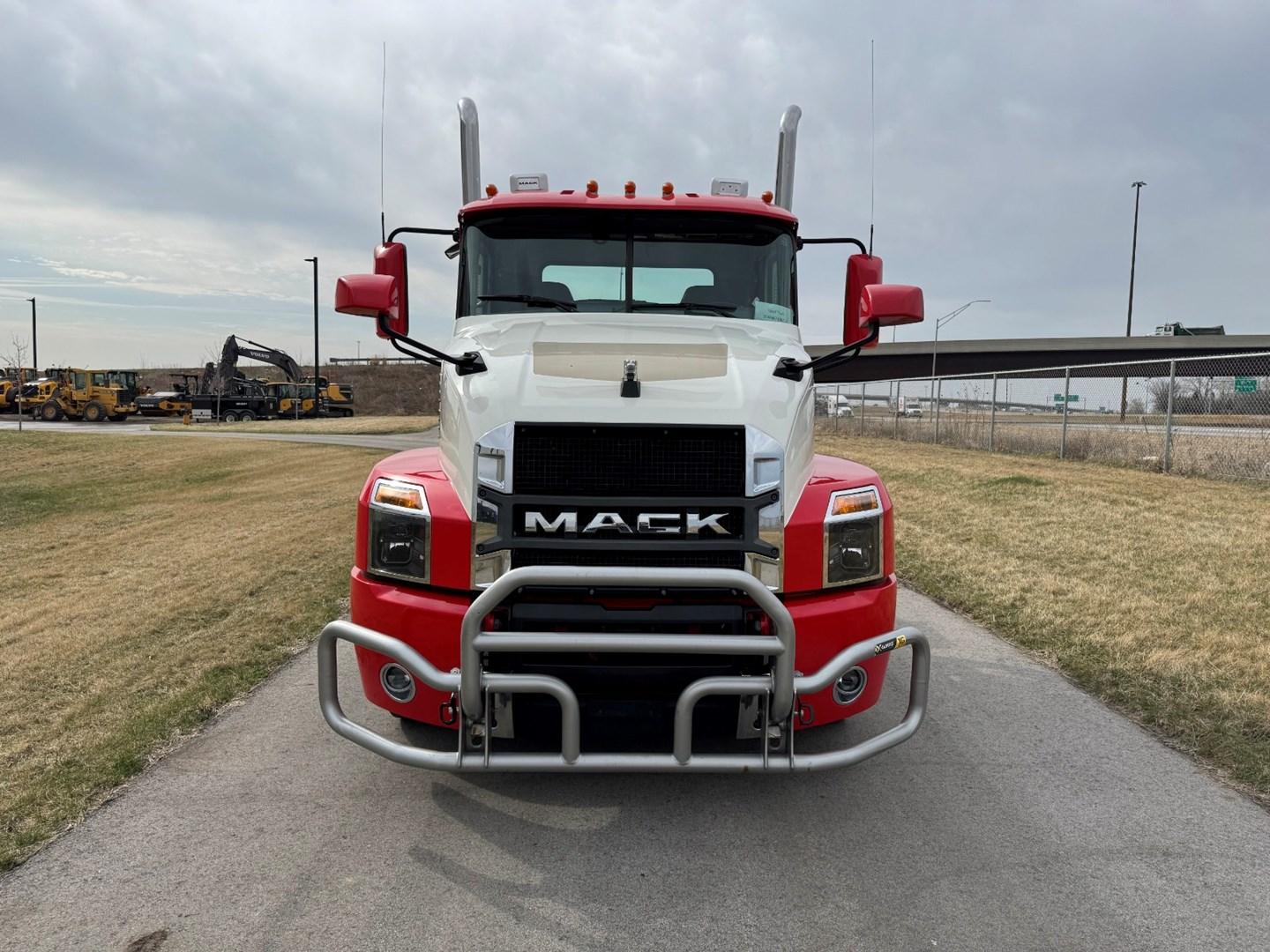 2023 Mack Anthem in Carroll, IA — photo 2